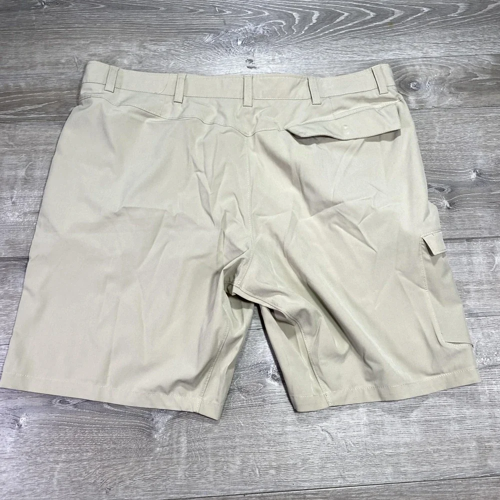 Under Armour Shorts Mens 40‎ Beige Cargo Performance Athletic Loose Fit